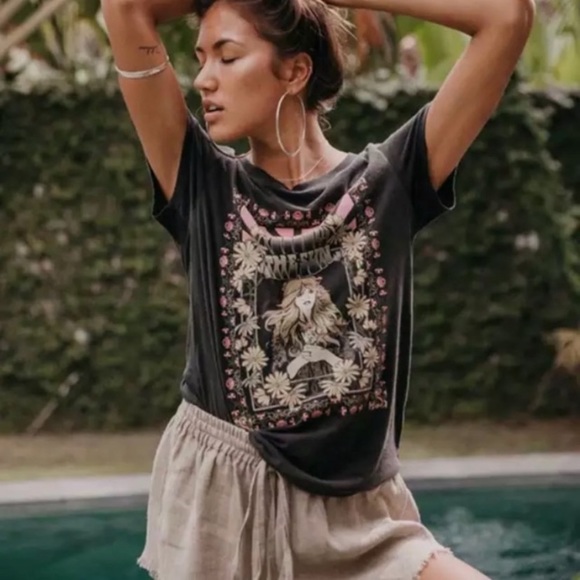 SOLD OUT Stevie Nicks Follow The Sun Graphic Band Tee - Picture 3 of 5